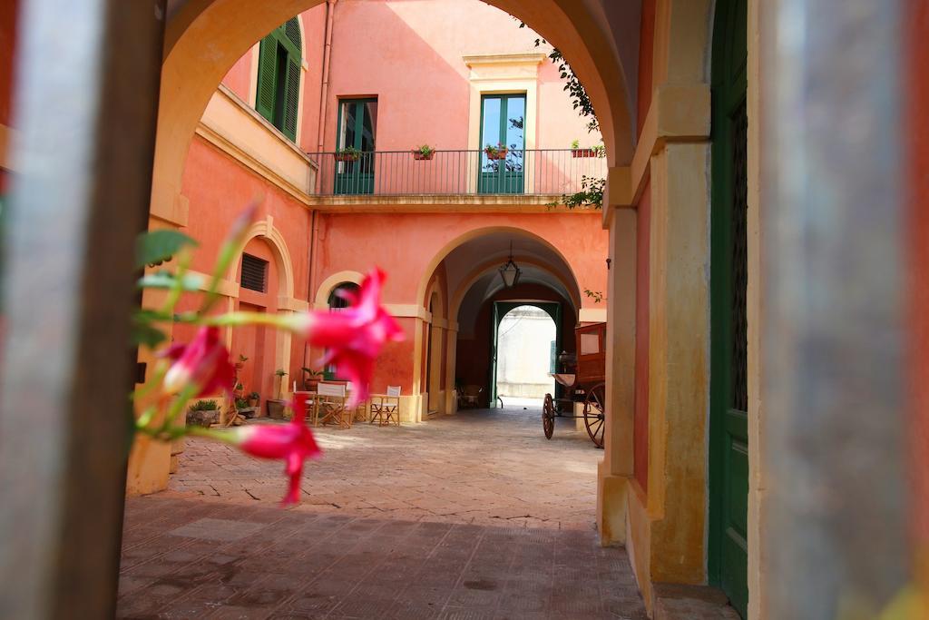 Palazzo Laura Bed & Breakfast Морчано ди Леука Екстериор снимка