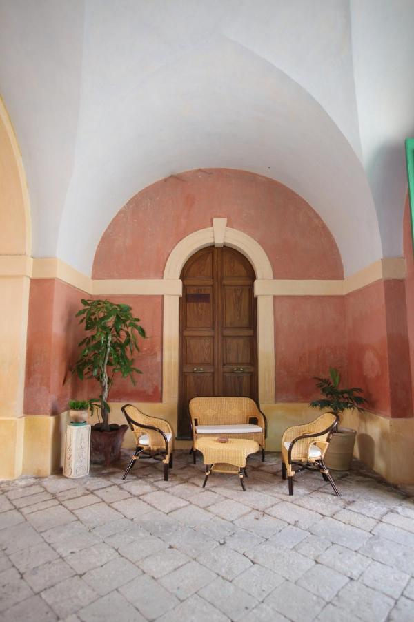 Palazzo Laura Bed & Breakfast Морчано ди Леука Стая снимка